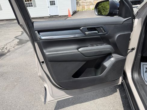 Certified 2025 GMC Terrain Elevation AWD/4WD image 15