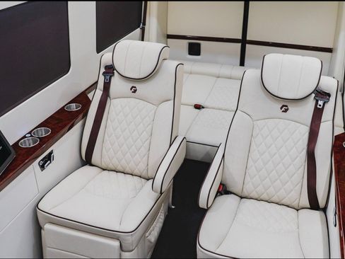 Used 2019 Mercedes-Benz Sprinter 2500 w/ Premium Package image 13