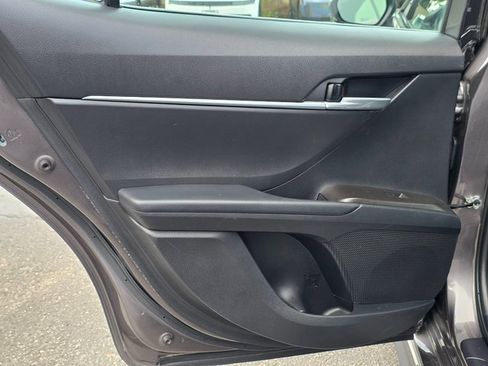 Used 2024 Toyota Camry SE image 19