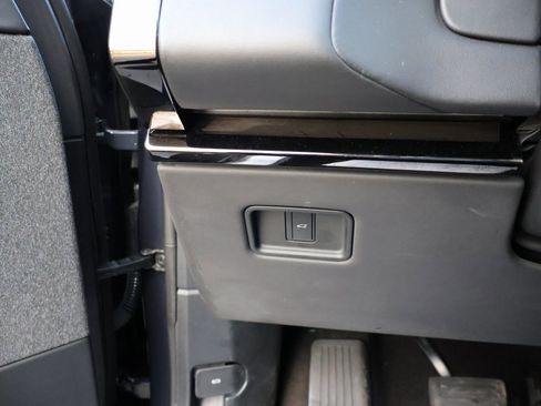 Used 2023 Land Rover Range Rover Sport SE image 35