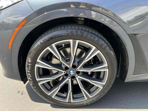 Used 2022 BMW X7 xDrive40i w/ M Sport Package AWD/4WD image 86