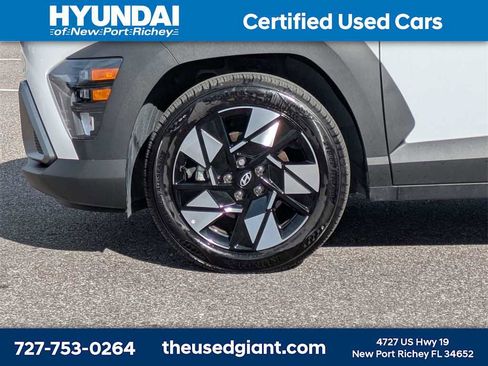 Certified 2025 Hyundai Kona SEL image 10