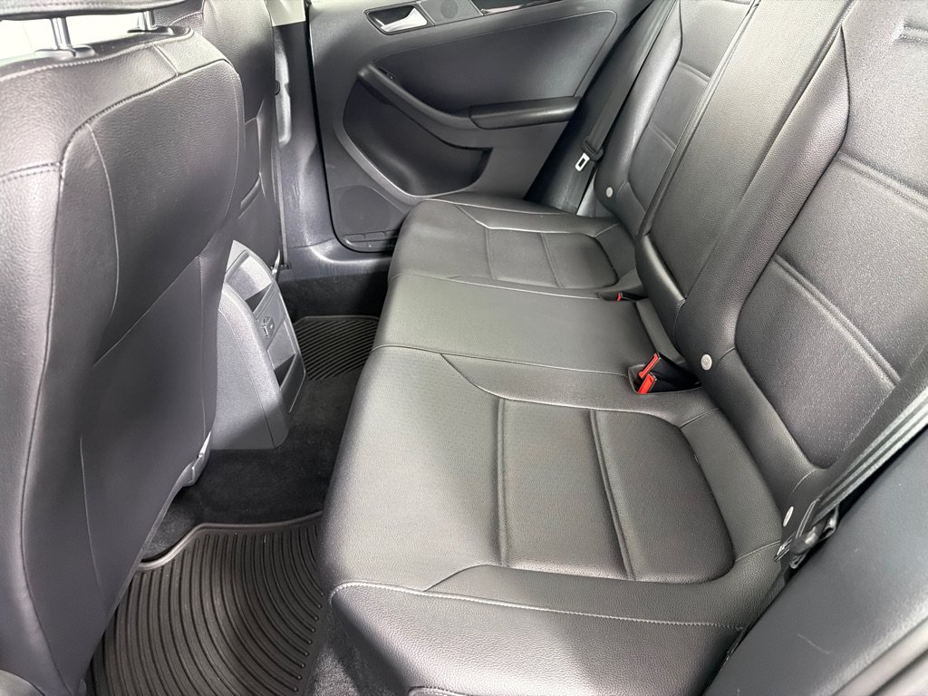 Used 2016 Volkswagen Jetta SEL w/ Lighting Package FWD image 18