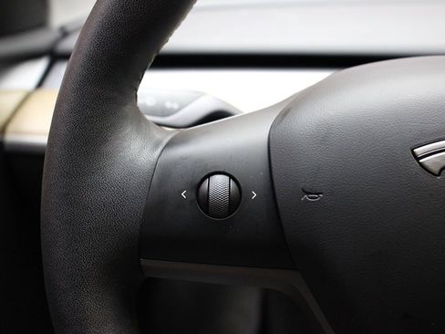 Used 2023 Tesla Model Y Long Range image 14