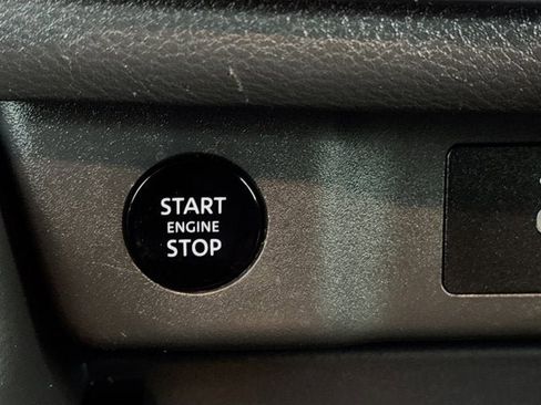 Certified 2025 Nissan Rogue SV image 17