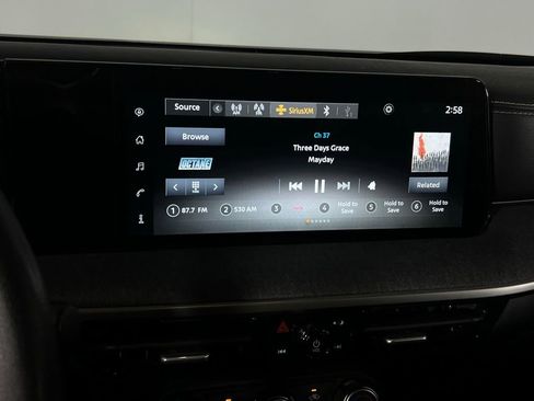 Used 2025 Nissan Kicks SV image 16