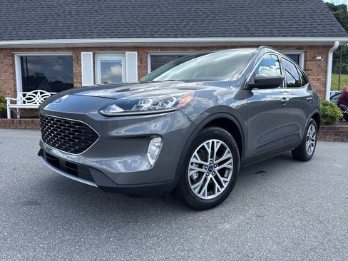 Used 2022 Ford Escape SEL w/ Technology Package FWD image 3