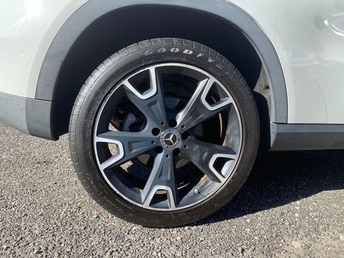 Used 2019 Mercedes-Benz GLA 250 4MATIC image 31