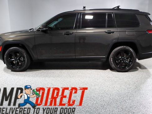 Used 2022 Jeep Grand Cherokee L Limited w/ Black Appearance Package RWD image 10