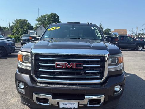 Used 2016 GMC Sierra 2500 SLT w/ All-Terrain HD Package AWD/4WD image 2