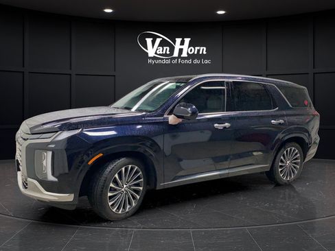 Used 2024 Hyundai Palisade Calligraphy FWD image 3