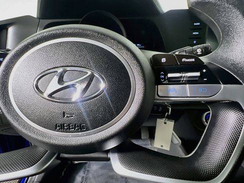 Used 2023 Hyundai Elantra SE FWD image 34