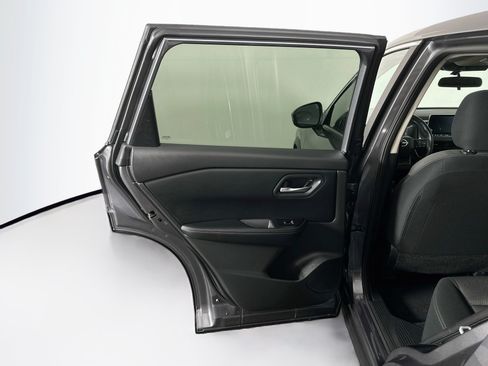 Used 2025 Nissan Rogue SV FWD image 25