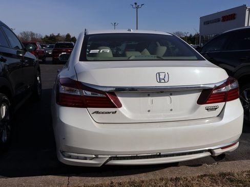 Used 2017 Honda Accord EX-L image 15