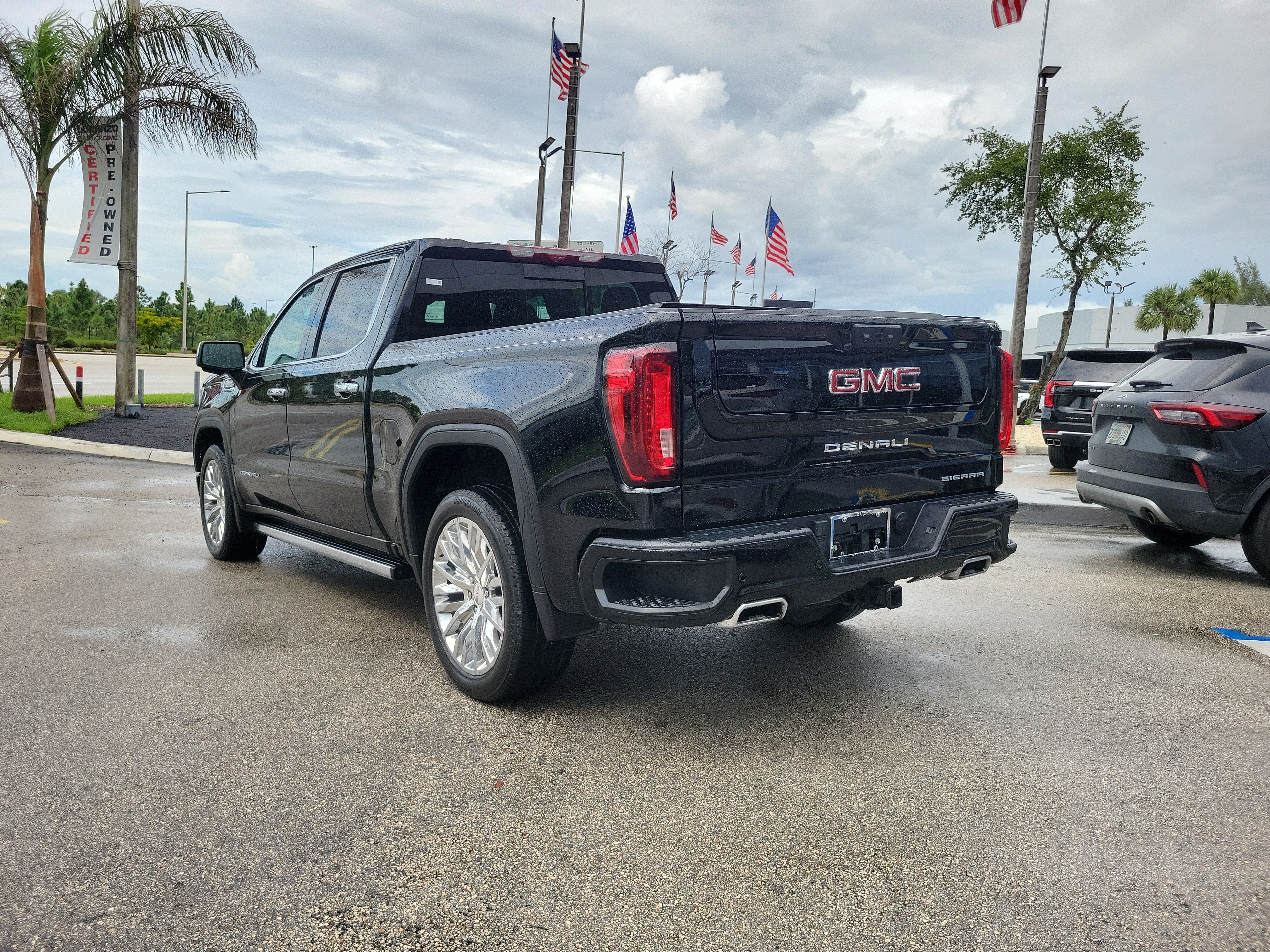 Used 2024 GMC Sierra 1500 Denali w/ Technology Package AWD/4WD image 7