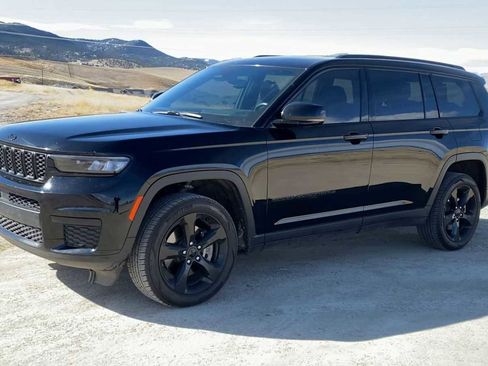 Used 2021 Jeep Grand Cherokee L Laredo image 7