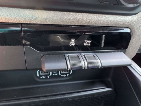 Used 2022 RAM 1500 Laramie AWD/4WD image 37