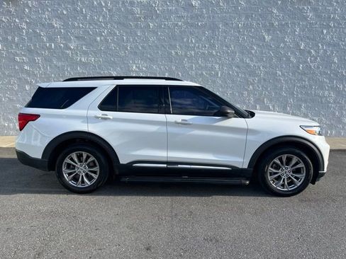 Used 2023 Ford Explorer XLT w/ Equipment Group 202A image 11