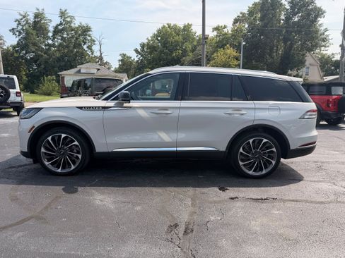 Used 2025 Lincoln Aviator Reserve w/ Equipment Group 201A AWD/4WD image 6
