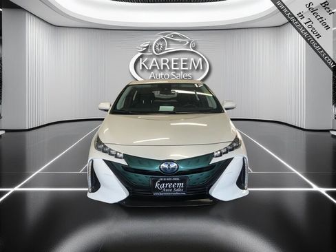 Used 2017 Toyota Prius Prime Plus w/ Carpet Mat Package image 2