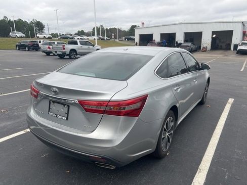 Used 2018 Toyota Avalon XLE Premium image 10