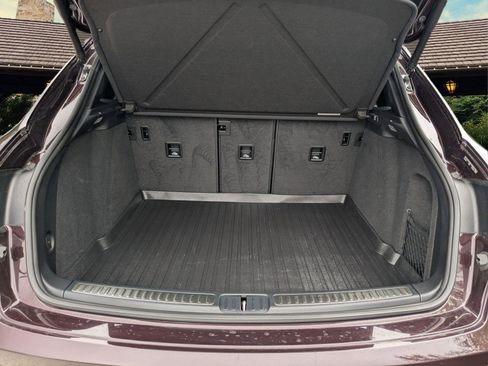 Used 2023 Porsche Macan Turbo AWD/4WD image 19