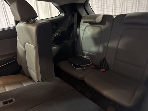 Used 2018 Hyundai Santa Fe SE image 18