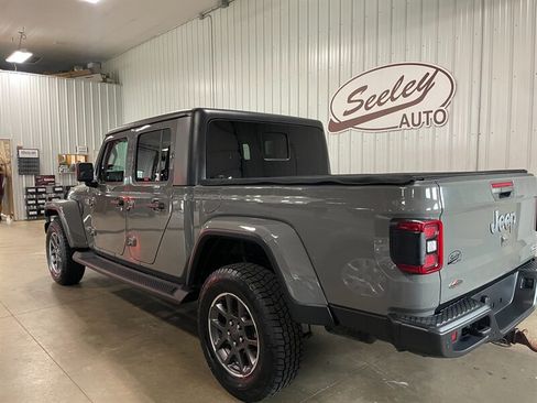 Used 2020 Jeep Gladiator Overland AWD/4WD image 3