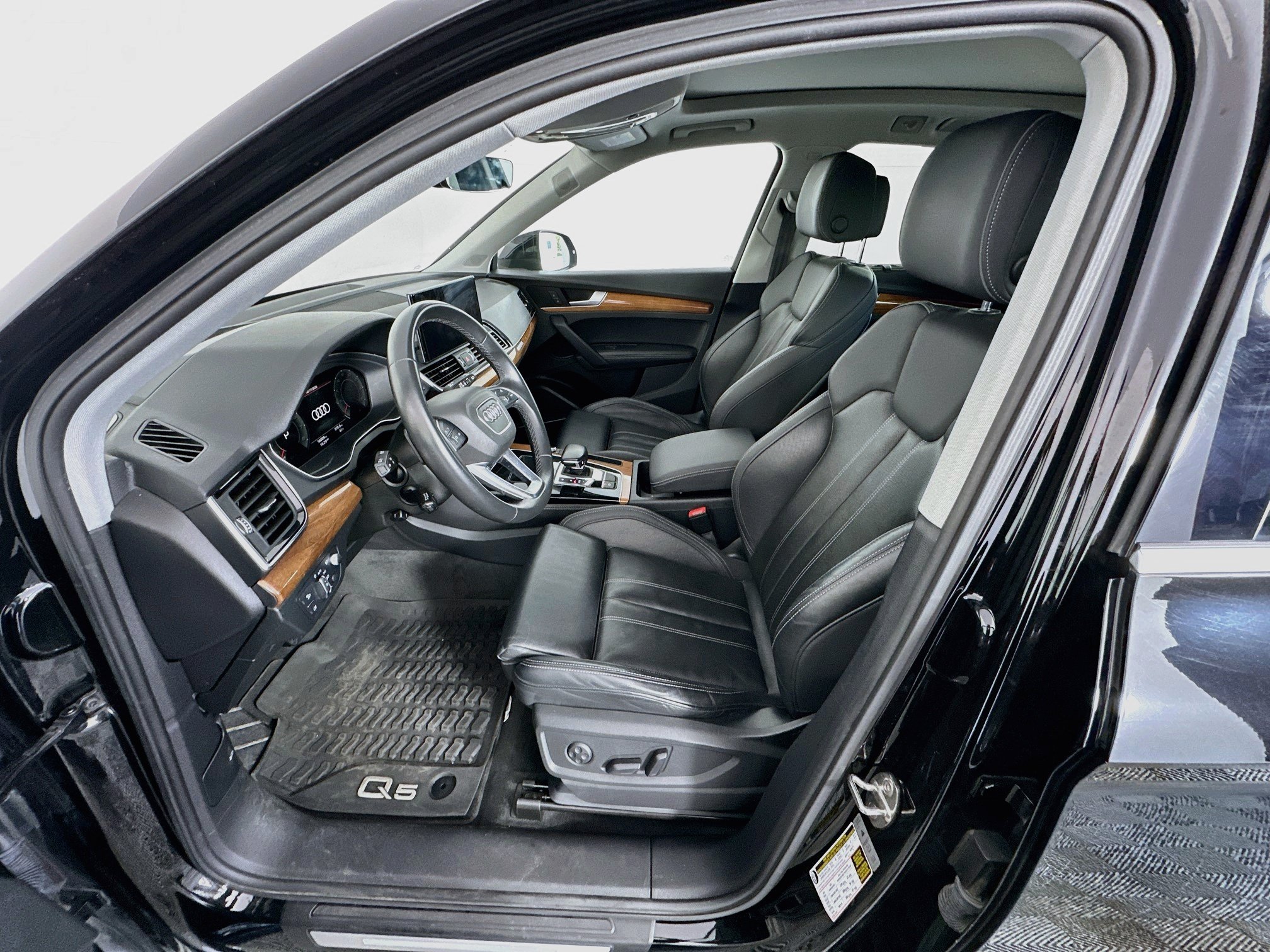 Used 2021 Audi Q5 Prestige w/ Prestige Package AWD/4WD image 13