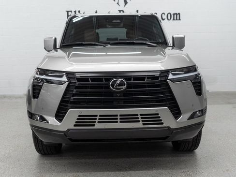 Used 2025 Lexus GX 550 w/ Cold Area Package AWD/4WD image 3