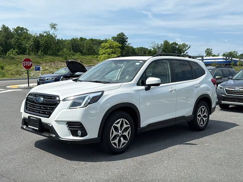Certified 2023 Subaru Forester Premium AWD/4WD image 3