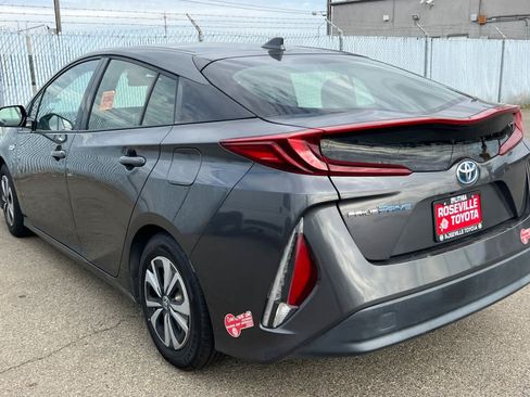 Used 2017 Toyota Prius Prime Premium FWD image 6