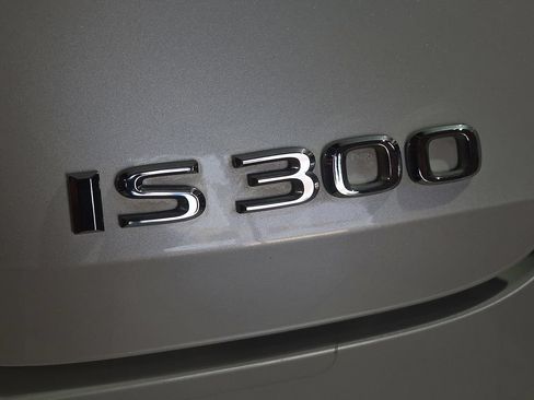 Used 2023 Lexus IS 300 w/ Comfort Package RWD image 11