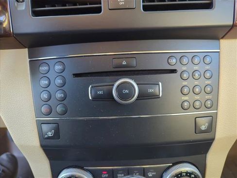 Used 2010 Mercedes-Benz GLK 350 4MATIC image 18