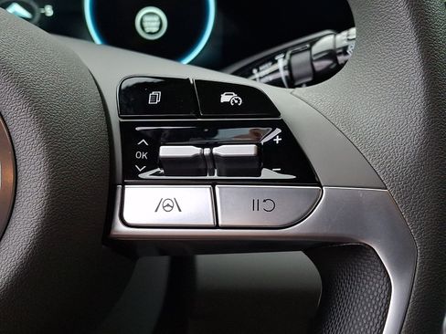 Certified 2024 Hyundai Elantra SEL FWD image 24
