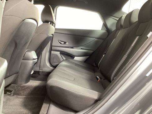 Certified 2025 Hyundai Elantra Sport image 22