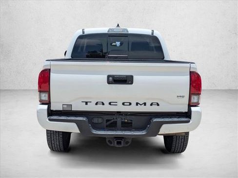 Used 2022 Toyota Tacoma SR5 w/ Technology Package RWD image 6