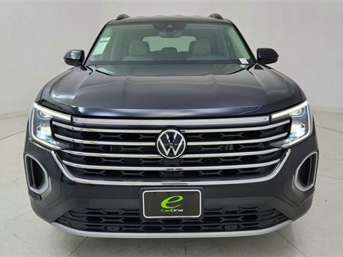 Used 2025 Volkswagen Atlas SE image 13