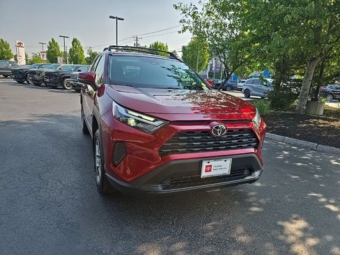 Used 2024 Toyota RAV4 XLE AWD/4WD image 9