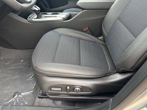 Used 2026 Buick Envista Preferred image 14