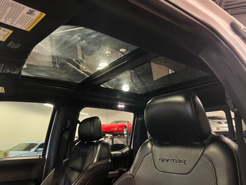 Used 2019 Ford F150 Raptor w/ Equipment Group 802A Luxury image 23