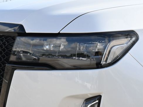 Used 2022 Cadillac Escalade ESV Sport Platinum w/ LPO, ONYX Package image 29