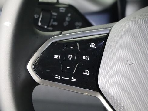 New 2025 Volkswagen ID. Buzz Pro S RWD image 37