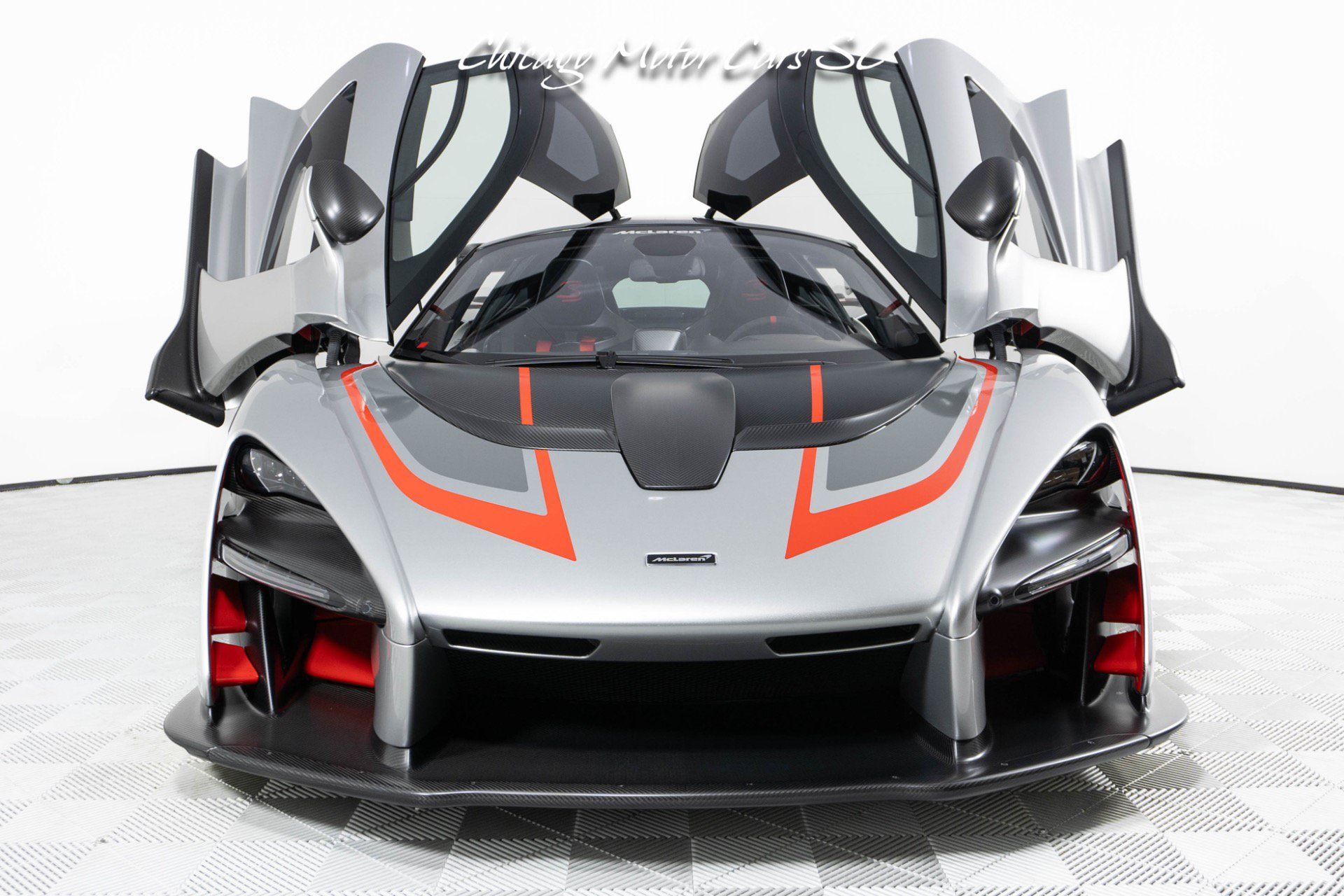 Used 2019 McLaren Senna RWD image 36