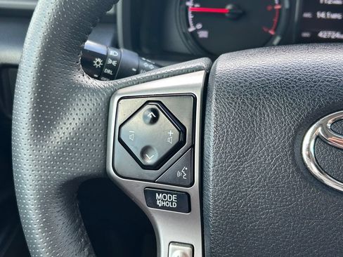 Used 2022 Toyota 4Runner SR5 Premium w/ Moonroof Package RWD image 36