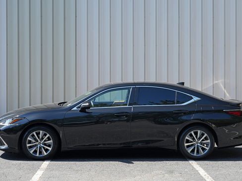 Used 2021 Lexus ES 300h w/ Accessory Package 2 FWD image 43