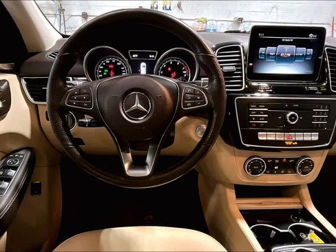 Used 2017 Mercedes-Benz GLE 350 4MATIC image 6