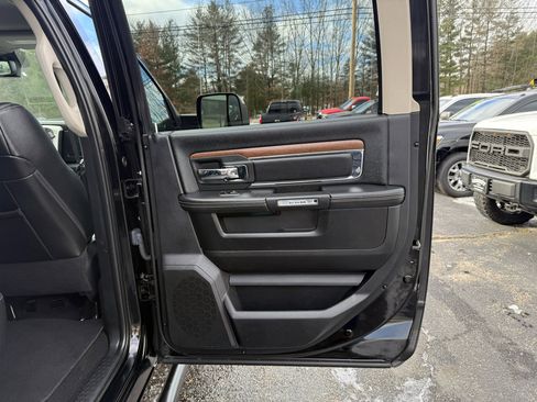 Used 2015 RAM 3500 Laramie w/ Black Appearance Group image 26