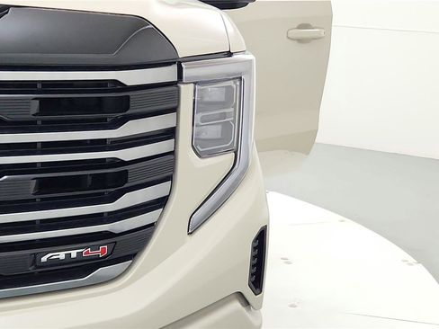 New 2026 GMC Sierra 1500 AT4 w/ AT4 Premium Package AWD/4WD image 34