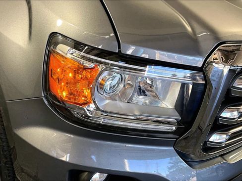 Used 2018 GMC Canyon SLE w/ SLE Convenience Package image 25